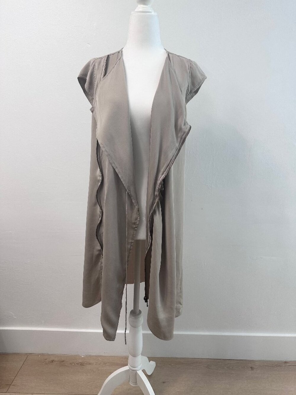Scanlan Theodore Silk Draped Waterfall Sleeveless Trench Vest